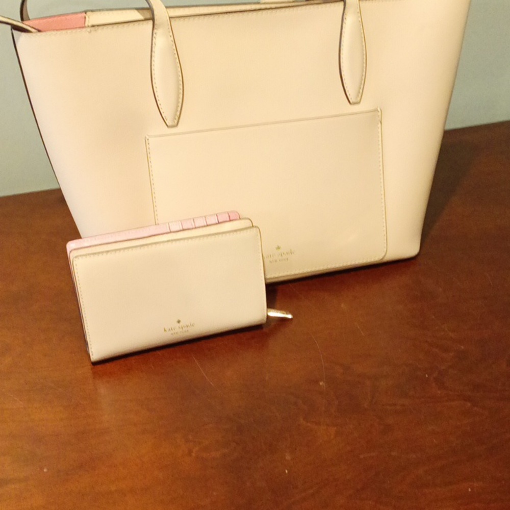 Kate Spade Adel Tote Bag Beige with Pink Interior like New with matching wallet! - Picture 9 of 10